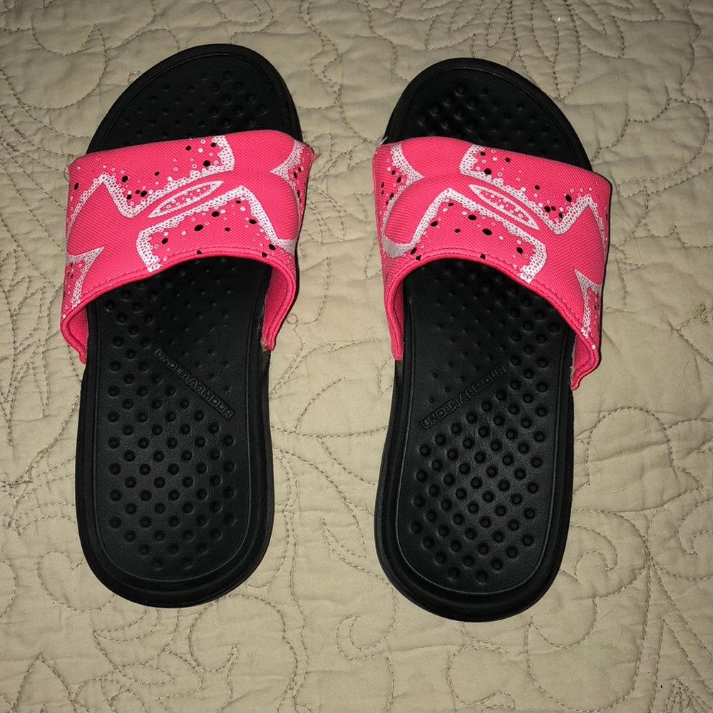 Under Armour kids slides size 3